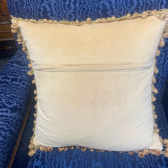 Aubusson Needlepont Floral Accent Pillow. P2 - Picture 2 of 6